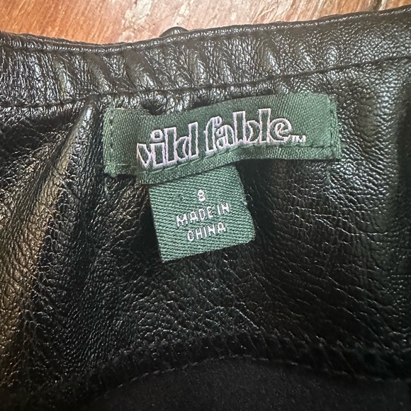 Mini pleather skirt with slit size 8 - Picture 3 of 4